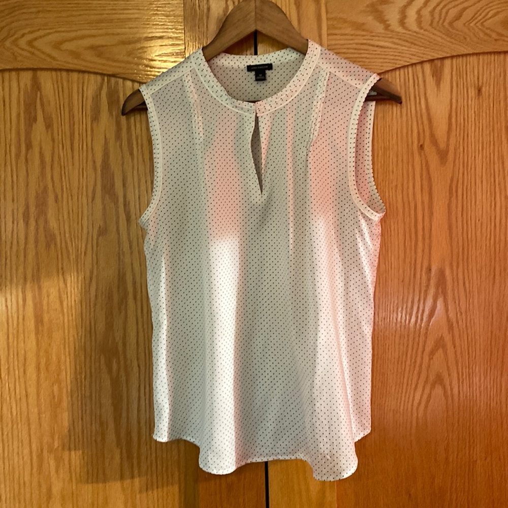 Ann Taylor Sleeveless top - Medium